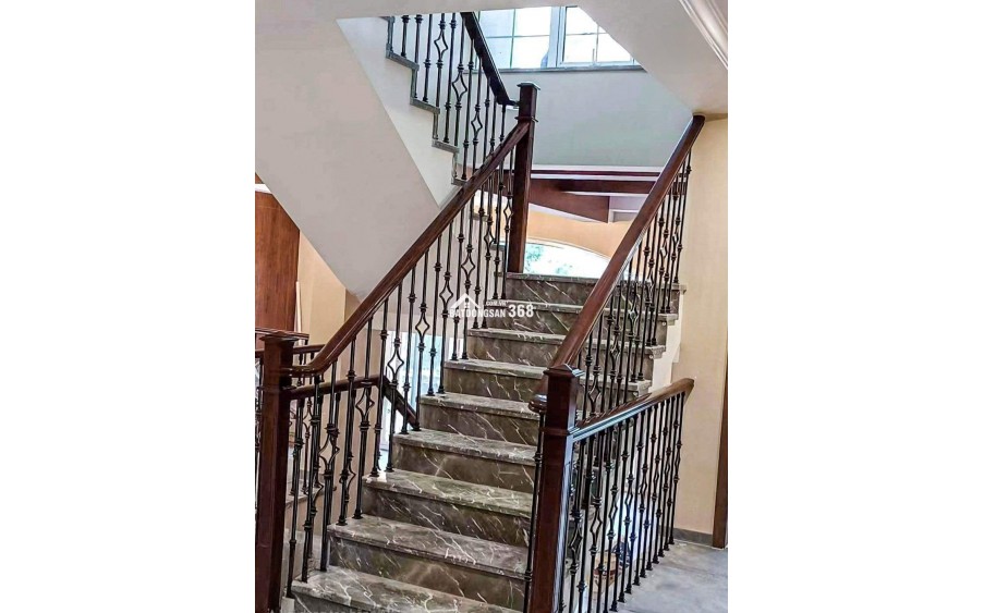 Nhà mình cho thuê Nhà hàng, VP, KD, 100m2_ 4T; vỉa hè, Lạc Trung-30 Tr